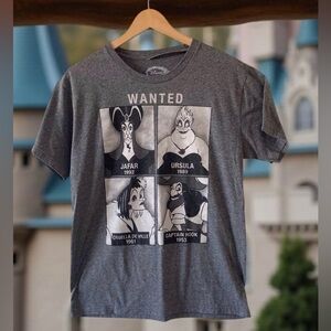 Disney Villains “Wanted” Graphic Tee | M | Pop Culture Cool | Good Condition